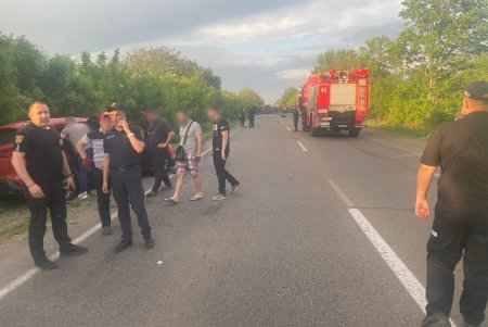 На трассе Одесса-Рени из-за столкновения трех автомобилей пострадали два водителя и пассажир