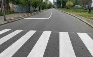 На участке Фонтанской дороги нанесена дорожная разметка (фото)