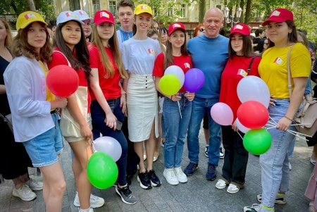 «Мы делаем все, чтобы создать лучшую жизнь для подрастающего поколения», - мэр Одессы на детском празднике в Горсаду