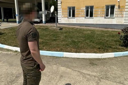 Служащий Одесской таможни требовал взятки от импортеров (фото)