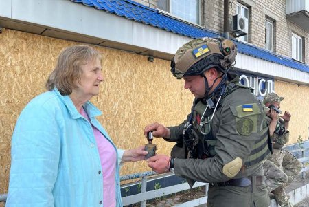 Бойцы Нацгвардии в Херсонской области обеспечивают эвакуацию пострадавших (фото)