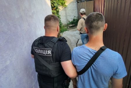 26-летний одессит втягивал женщин в проституцию и руководил работой борделей (фото, видео)