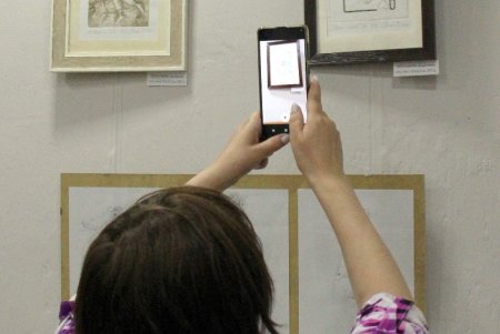 Во Всемирном клубе одесситов открылась выставка молодых художников (фоторепортаж)