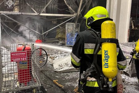 Пожары и завалы: результаты ночного обстрела Одессы (фоторепортаж)