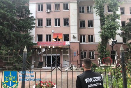 Разрушены гражданские здания, есть погибшие и раненые среди населения: в Одессе расследуют нарушения законов войны (фото)