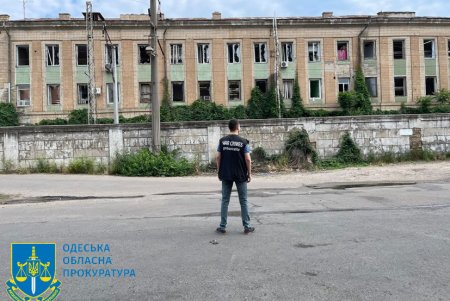 Разрушены гражданские здания, есть погибшие и раненые среди населения: в Одессе расследуют нарушения законов войны (фото)