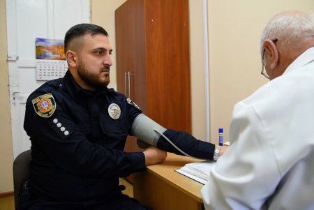 Во Всемирный день донора крови одесские полицейские сдали кровь для защитников страны и гражданских (фото)