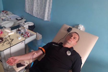 Во Всемирный день донора крови одесские полицейские сдали кровь для защитников страны и гражданских (фото)