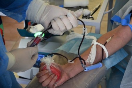 Во Всемирный день донора крови одесские полицейские сдали кровь для защитников страны и гражданских (фото)