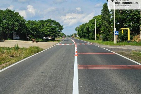 Разметка, пешеходные переходы: на подъезде к Одессе обновляют средства организации дорожного движения (фото)