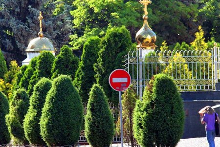Фонтанская дорога - рекордсмен по количеству скверов (фоторепортаж)