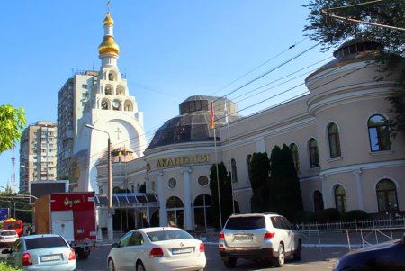 Фонтанская дорога - рекордсмен по количеству скверов (фоторепортаж)