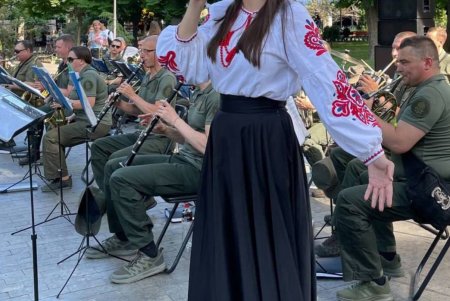 В Горсаду прошел патриотический праздник, посвященный отцам (фото)