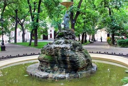 Одесский «королевский дворец»: прогулка по скверу «Пале-Рояль» (фоторепортаж) 
