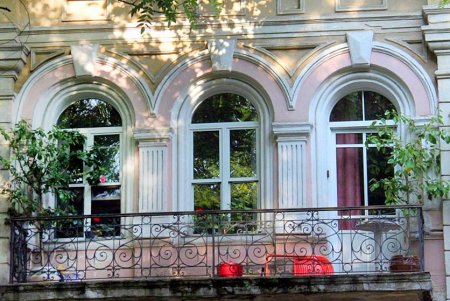 Одесский «королевский дворец»: прогулка по скверу «Пале-Рояль» (фоторепортаж) 