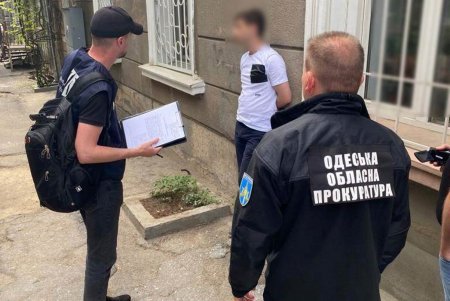 Инспектор службы Гоструда в Одесской области ежемесячно требовал от владельца ресторана взятку (фото)
