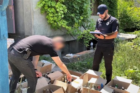 За месяц одесские полицейские выявили и изъяли контрафактный алкоголь и сигареты на миллионы гривен (фото)