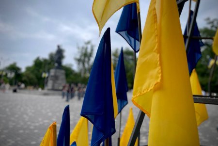 По случаю Дня Конституции Украины мэр Одессы принял участие в церемонии возложения цветов (фото)