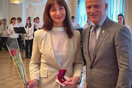 В День Конституции Украины мэр Одессы вручил почетные награды (фото)