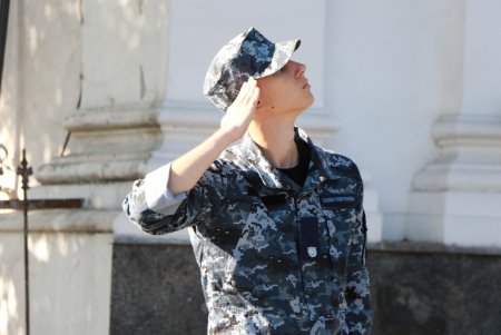 День Военно-морских сил: в Одессе торжественно подняли флаг ВМС и провели спортивные состязания (фото, видео)