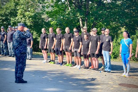 День Военно-морских сил: в Одессе торжественно подняли флаг ВМС и провели спортивные состязания (фото, видео)