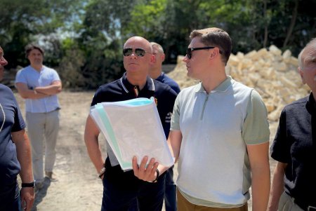 Владелец сносит здание особняка Гавсевича в парке Шевченко под предлогом противоаварийных работ (фото, видео)