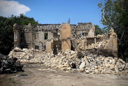 Геннадий Труханов обратился к правоохранителям с просьбой остановить разрушение памятника архитектуры в центре Одессы его владельцем (фото, видео)