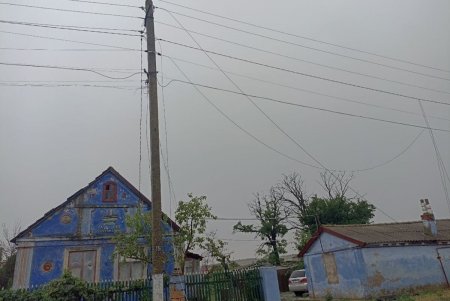 В результате непогоды в Одесской области остаются без света более 40 населенных пунктов (фото)
