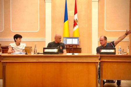 Мэр Одессы провел рабочую встречу на тему доступности городских объектов для людей с инвалидностью (фото)