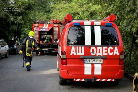 На Генерала Цветаева горела квартира: спасатели не дали огню уничтожить жилое помещение