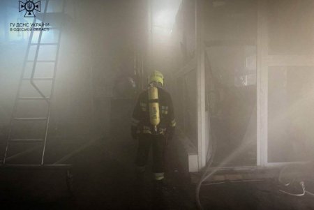 На Химической горел завод: спасатели оперативно потушили пожар (фото, видео)