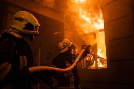 Ночной удар: в Одессе частично разрушено четырехэтажное здание, пострадал ребенок (фото)