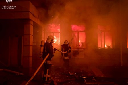 Разрушения, пожары и пострадавшие: в Одессе и области ликвидируют последствия и подсчитывают ущерб от очередного ракетного удара (фоторепортаж) 
