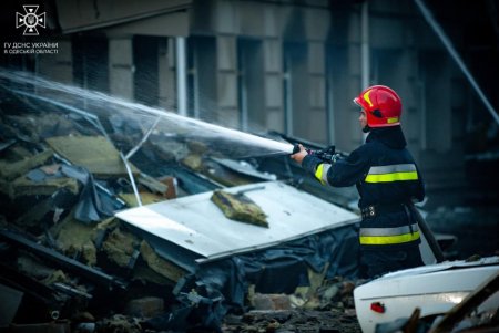 Разрушения, пожары и пострадавшие: в Одессе и области ликвидируют последствия и подсчитывают ущерб от очередного ракетного удара (фоторепортаж) 