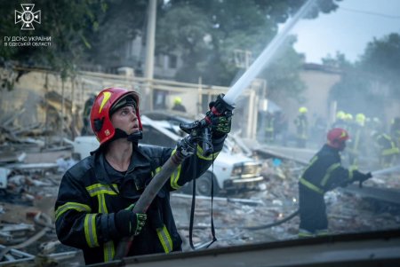 Разрушения, пожары и пострадавшие: в Одессе и области ликвидируют последствия и подсчитывают ущерб от очередного ракетного удара (фоторепортаж) 