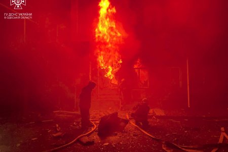 Разрушения, пожары и пострадавшие: в Одессе и области ликвидируют последствия и подсчитывают ущерб от очередного ракетного удара (фоторепортаж) 