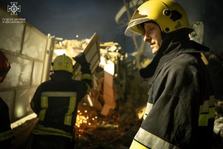 Разрушения, пожары и пострадавшие: в Одессе и области ликвидируют последствия и подсчитывают ущерб от очередного ракетного удара (фоторепортаж) 