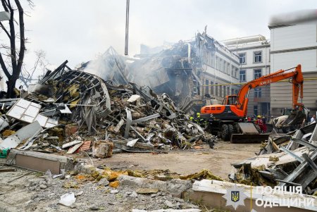 Полицейские Одесской области документируют последствия ночной атаки врага (фото)