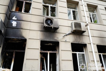 Полицейские Одесской области документируют последствия ночной атаки врага (фото)