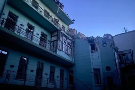 Ночной удар по Одессе и области: пострадали многоквартирные дома, портовая инфраструктура, два памятника архитектуры, православный храм, есть погибшие и раненые (фото, видео)