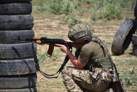 Одесские гвардейцы доводят стрелковое мастерство до автоматизма (фото)