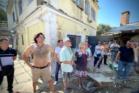 Рабочая группа начала обследование одесских памятников архитектуры, разрушенных ракетным обстрелом (фото, видео)