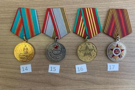 Одесские таможенники пресекли незаконный вывоз за границу 18 орденов и медалей (фото)