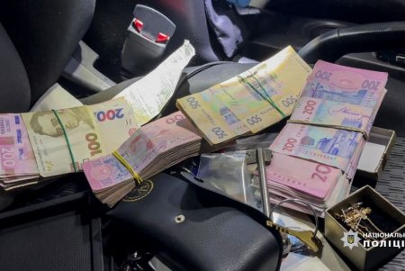 Сбывали вещества и планировали продавать за границу: в Одессе раскрыли схему наркобизнеса, приносящего миллионы (фото, видео)