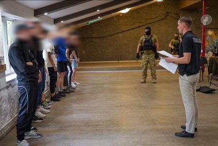 В Одессе правоохранители прекратили работу двух мошеннических колл-центров (фото, видео)