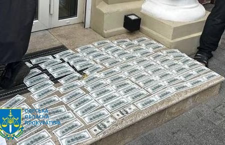 Горожанин зарабатывал на снятии призывников с военного учета для беспрепятственного выезда из Украины