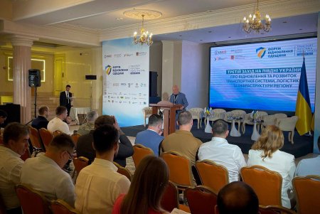 «Транспорт. Логистика. Инфраструктура»: Геннадий Труханов выступил на форуме восстановления Одесской области (фото)