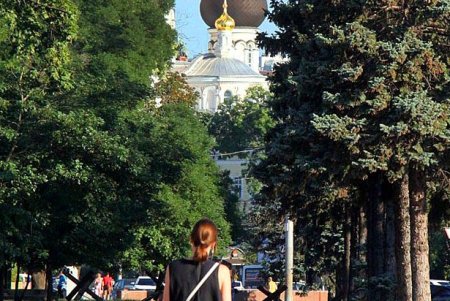 Голубые ели, платаны, липы и пирамидальные дубы: Куликовое поле одна из самых больших площадей Одессы (фоторепортаж)