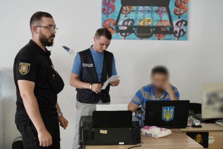 В Одессе пресечена деятельность подпольного колл-центра, который стал штабом компьютерных мошенников (фото, видео)