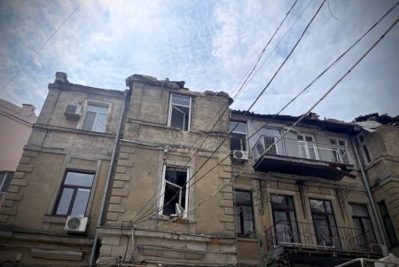 Мэр Одессы встретился с представителями фонда, который поможет восстановить дом на Преображенской после ракетного обстрела (фото, видео)